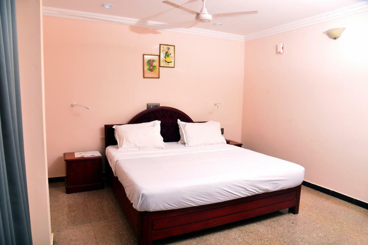 Hotel Kairali Towers Palakkad Exterior foto