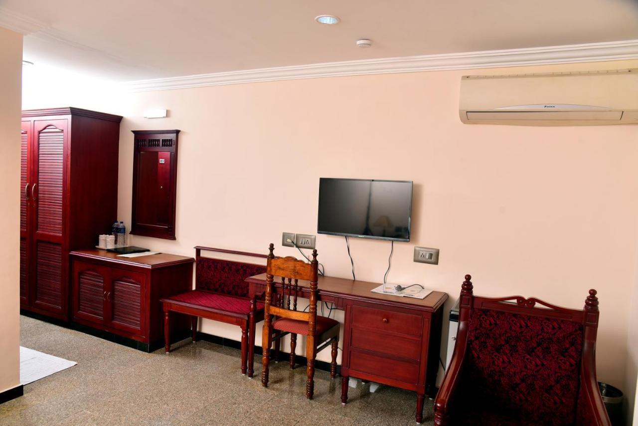 Hotel Kairali Towers Palakkad Exterior foto