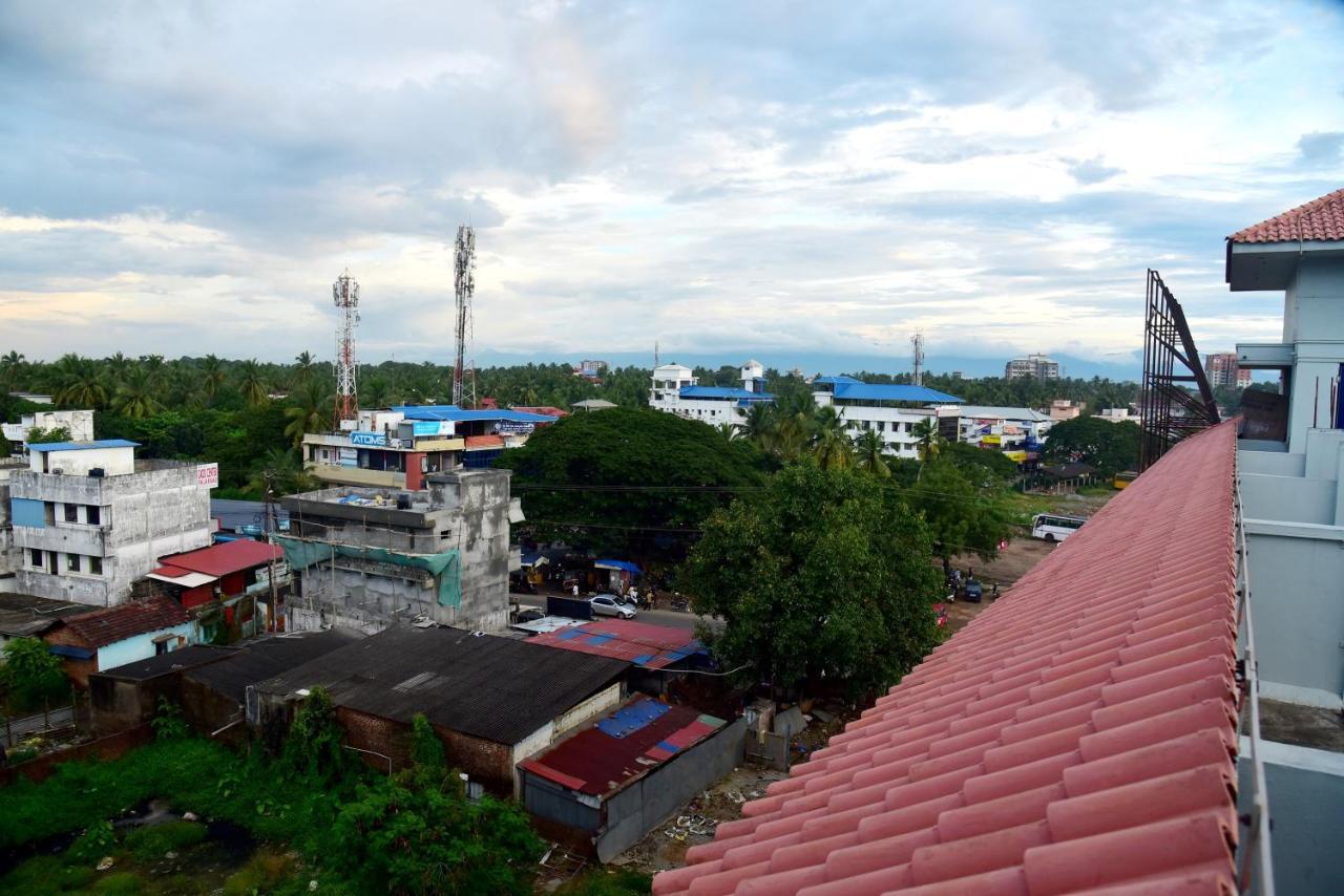 Hotel Kairali Towers Palakkad Exterior foto