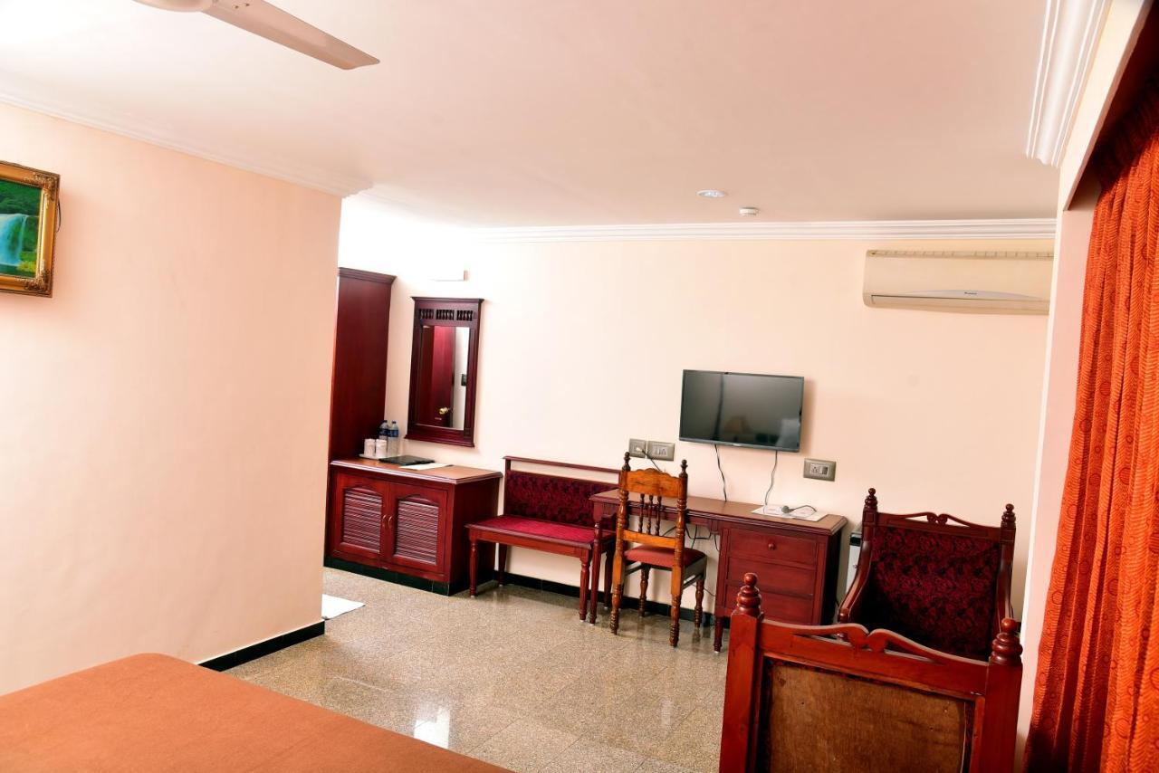 Hotel Kairali Towers Palakkad Exterior foto